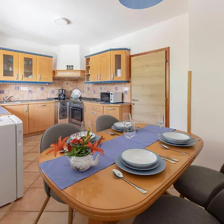 Apartma Apartma Ani *